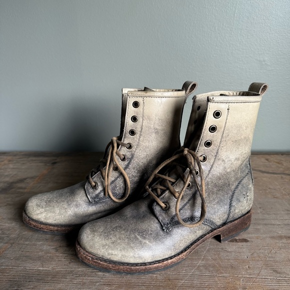 Frye Gray Tan Ombré Leather Boots - 7 B - Picture 1 of 5